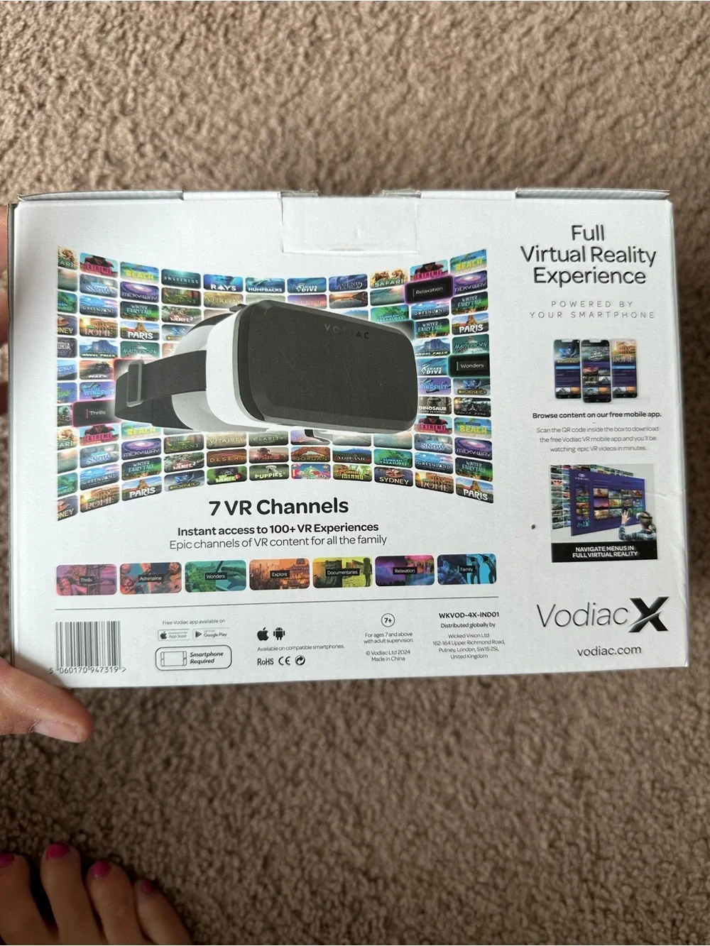 White Smartphone VR Headset - Immersive Virtual Reality